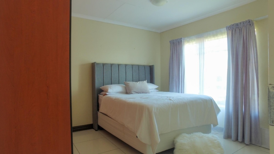 To Let 2 Bedroom Property for Rent in Waterval East North West